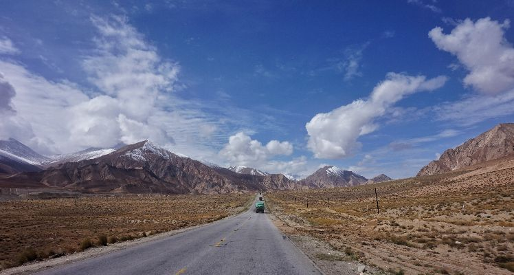 (踏风wa)踏风行万里：踏上探寻未知的旅程，领略世界的壮丽与奇美