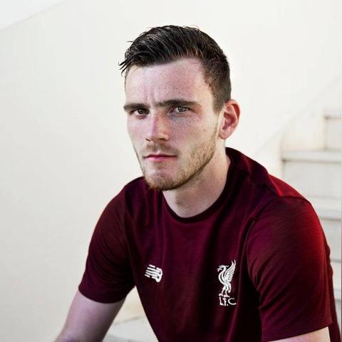 (热血传奇怀旧版2021)热血传奇1.76怀旧版：重返传奇世界，勇闯历经沧桑的游戏之路