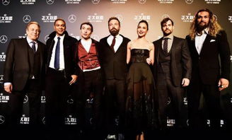 究竟谁更强?超能合体鸭重装好还是刀锋好