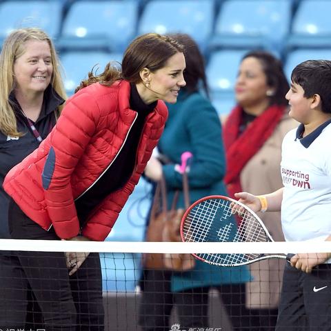 深入探讨足球语言的魅力与影响:如何通过足球文化传递情感与团队精神