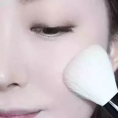 (整容液吓人吗)整容液2后续:揭秘最新科技与美妆行业的未来趋势与影响