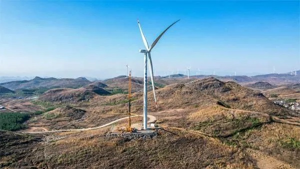 探秘神仙岭风电场：中国最大的风力发电项目如何助力清洁能源革命
